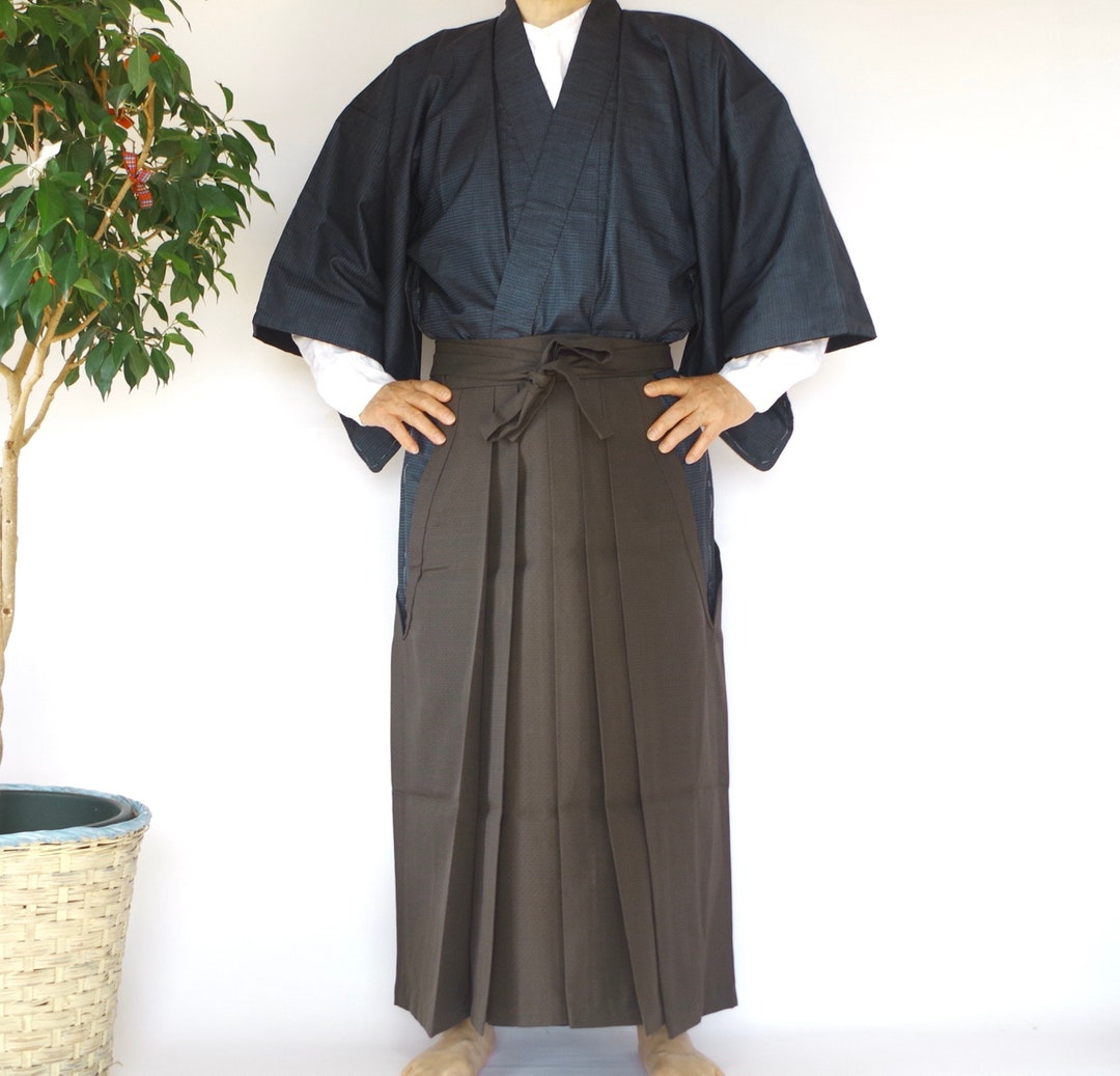 SAMURAI COOL FASHION Mens Kimono & Hakama Set. It is a Feature to Be ...