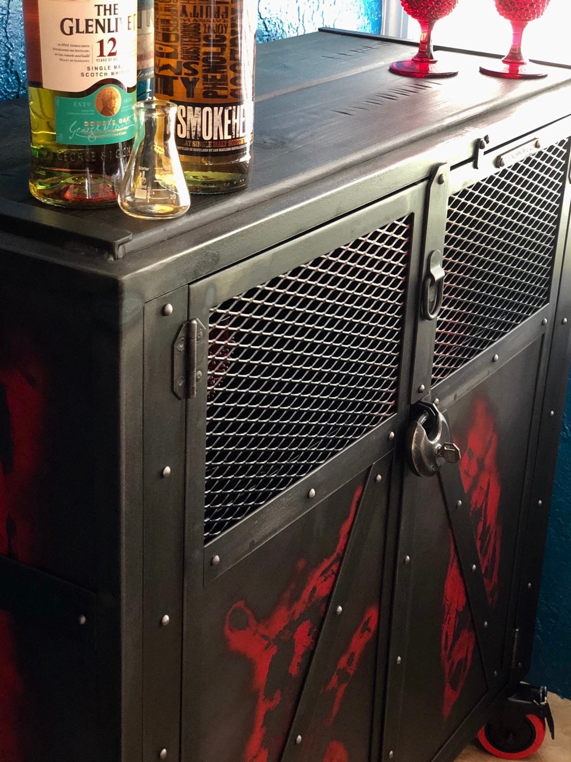 Custom Metal Locking Liquor Cabinet Industrial Locking Tv Stand