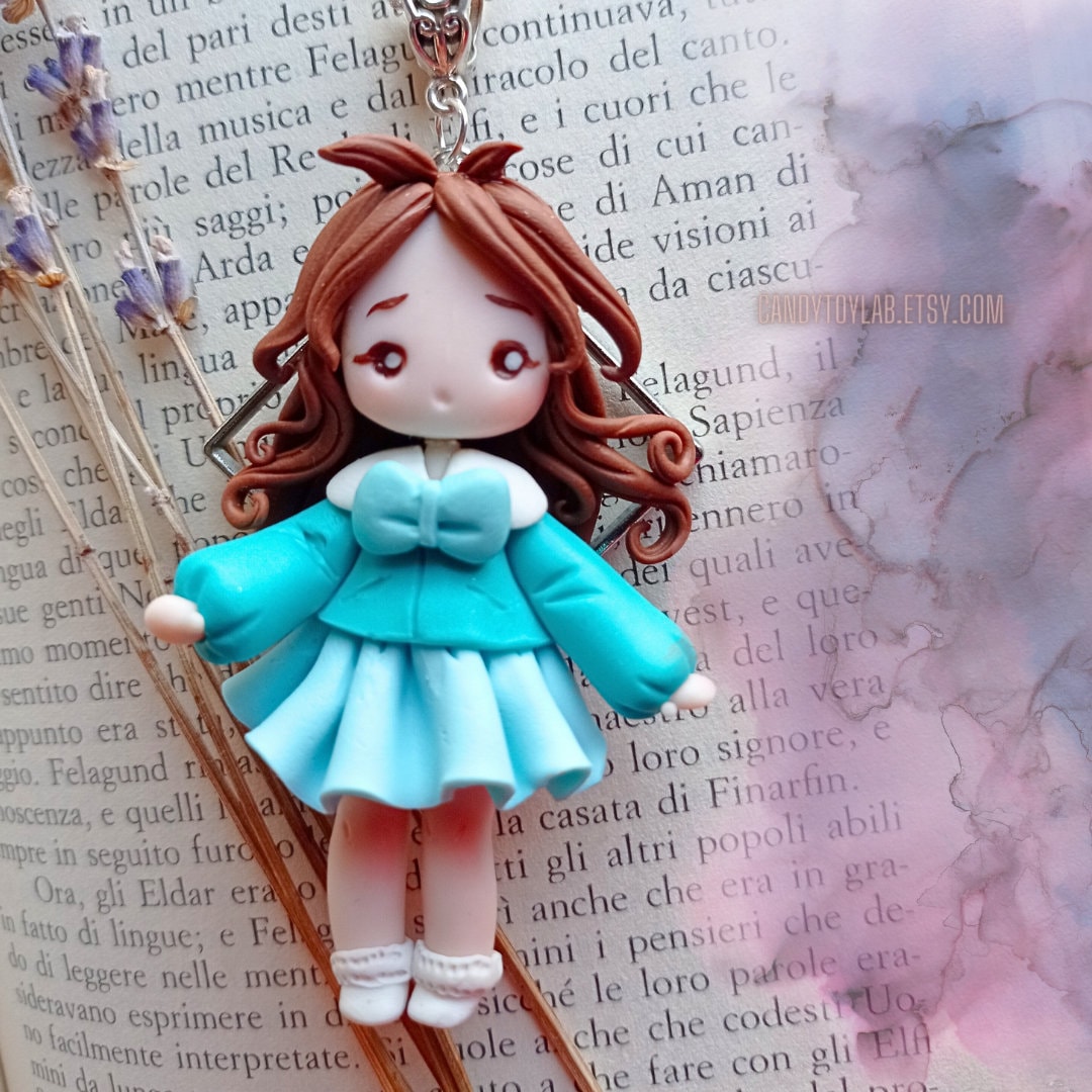 Collana Bambolina Artigianale Con Vestito In Lana Blu | Viso In Resina Smaltata, Catena Regolabile