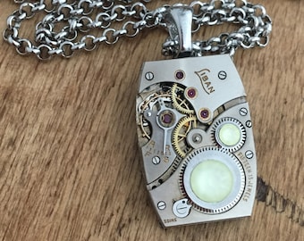 groene en zilveren ketting, steampunk ketting, rechthoekige zilveren mecanisme, dunne zilveren ketting, Swarovski Strass, steampunk sieraden
