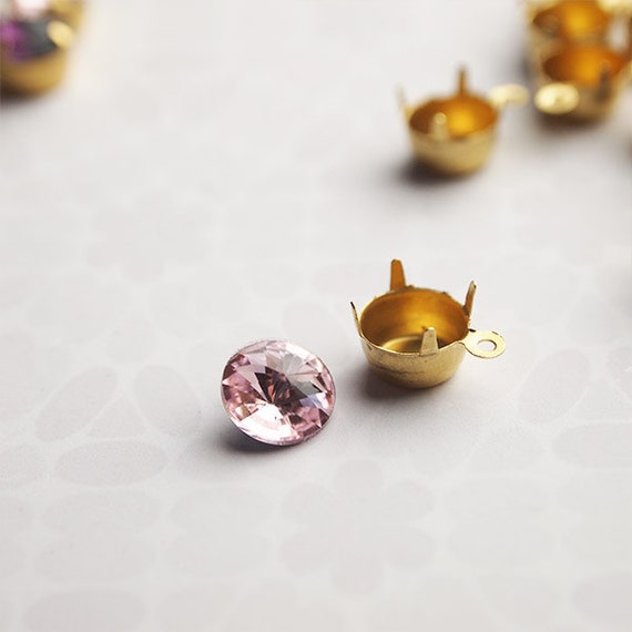 Rhinestone clearance prong settings