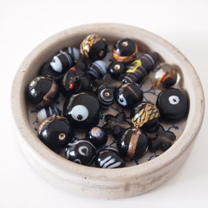 8 Glass Bead Mix Black Lampwork Mixed Shapes Sizes And Patterns
