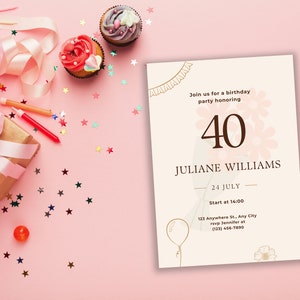 Könnte beinhalten: Eine Geburtstagseinladung mit rosa und weißem Hintergrund. Die Einladung zeigt eine große Zahl 40, den Namen Juliane Williams und das Datum 24. Juli. Die Einladung enthält auch die Uhrzeit, den Ort und die RSVP-Informationen.