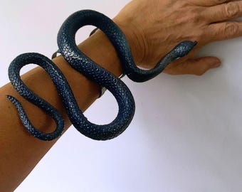 Schlangen Armreif - jetzt auch in blau! Unisex, Einheitsgröße und verstellbar!