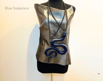 Blue Snake Halskette, Vielseitig - viele Möglichkeiten tragbar. Unisex, einzigartig und handgemacht