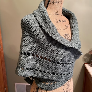 Claire Inspired Highlands Sontag Shawl, Outlander Katniss Style Wrap, Back Tie I Cord Shawl, Smoky Grey Crocheted Wrap