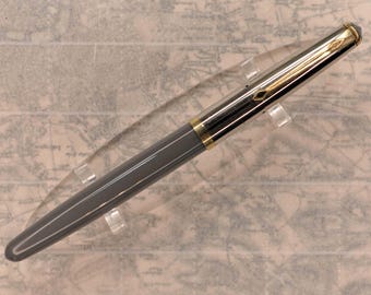 Conway Stewart 67 fountain pen (restored) - Gray 14C Medium nib