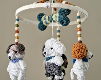 Móvil de cuna de perro de ganchillo personalizado, decoración infantil hecha a mano. Elige 2, 3 o 4 razas.