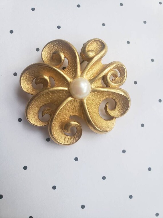 Brooches with Curls, Swirls and Filigree. Set of … - image 9