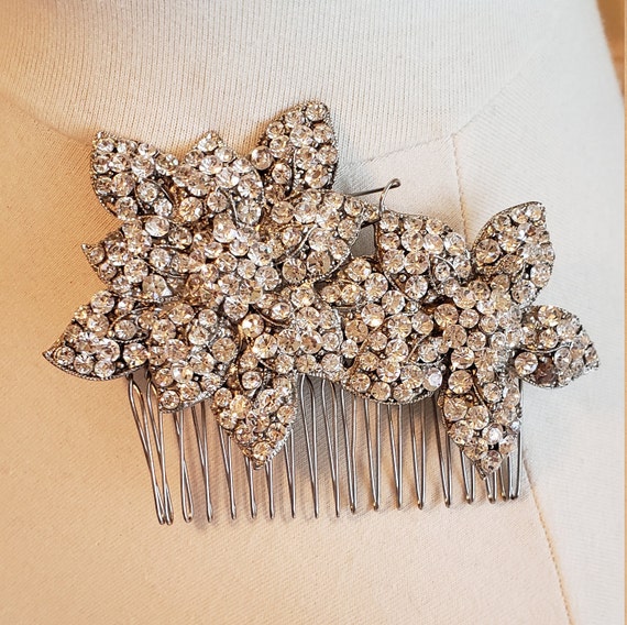 Star shaped Flowers, Rhinestone Hair Comb. - image 1