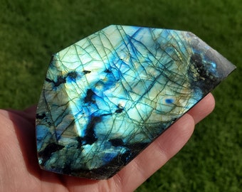 Flashy Labradorite Freeform - Awareness, Connection, Intuition, Psychic Abilities - Crystal Labradorite Free Form Healing Crystal Gemstone