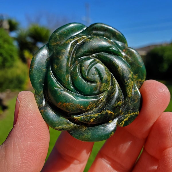 Emerald Flower Carving - Heals Heart Chakra, Compassion, Acceptance, Wisdom, Confidence - Green Emerald Crystal Rose Healing Gemstones