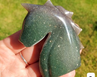 Grape Agate Unicorn - Psychic Protection, Dreams, Intuition - Purple Unicorn Crystal Healing Gemstone