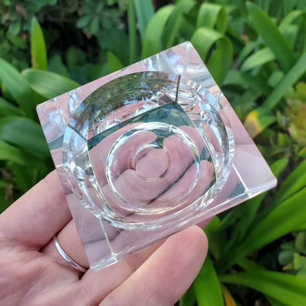 Support de sphère de verre carré | Utilisez le support de deux manières | Peut contenir n'importe quelle sphère de 5,1 cm à 12,7 cm – Support uniquement – Support pour boule de cristal.