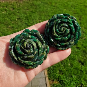 Chunky Emerald Flower Carving - Heals Heart Chakra, Compassion, Acceptance, Wisdom, Confidence - Green  Crystal Rose Healing Gemstone