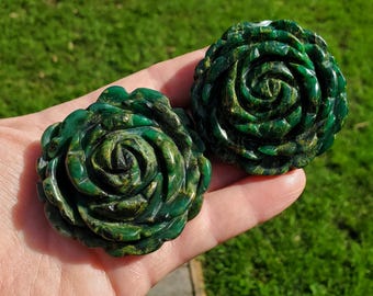 Chunky Emerald Flower Carving - Heals Heart Chakra, Compassion, Acceptance, Wisdom, Confidence - Green  Crystal Rose Healing Gemstone