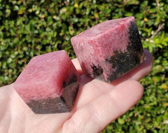 Cute Rhodonite Cube - Self Love, Balance, Joy, Happiness - Pink and Black Crystal Cube Healing Gemstones Home Deocr