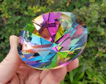 Aura Glass Faceted Diamond - Beautiful Light Reflecting Diamond - Paper Weight, Vanity, Desk, Office, Home Decor, Rainbow Diamond Suncatcher