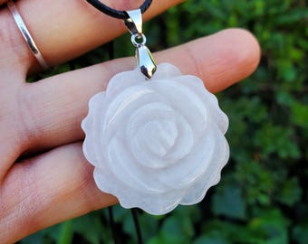 Milky Quartz Flower Necklace - Counteracts the Negative, Energizes Positive Energy - Clear Quartz Rose Carving Crystal Flower Healing Stone