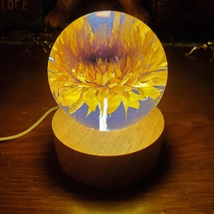 Sunflower Resin Sphere with Light Base Handmade Resin Craft with Real Sunflower Inside Home Décor Night Light, Accent Lighting image 9