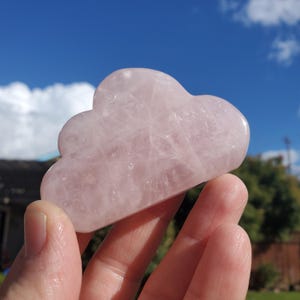 Rosenquarz-Wolke - bedingungslose Liebe, Mitgefühl, Freundlichkeit, Selbstliebe - stehende rosa Wolke Kristallstein-heilende Edelsteine