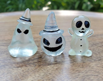 Glow In The Dark Halloween Set - Luminous Spooky Figurine Set of 6 - Glows with UV Light, Flashlight or Sun - Halloween Decor, Gifts, Favors