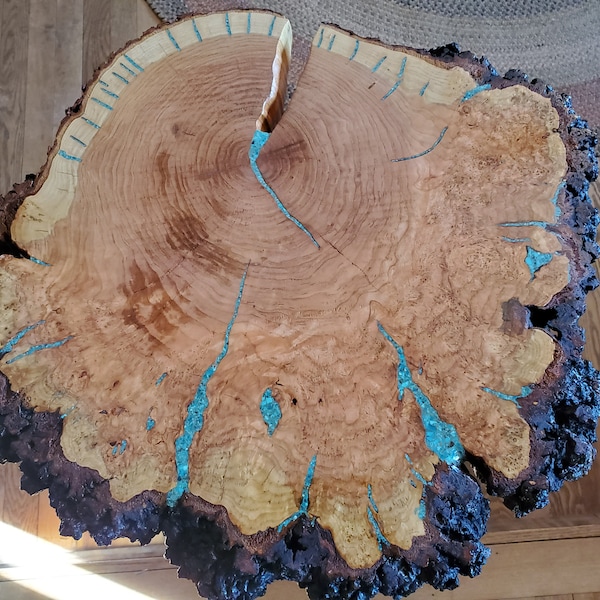 Cherry burl Side-End Mesa-Mesa de Café-Mesita de noche, con incrustaciones de Arizona Kingman Turquesa, patas cerradas.