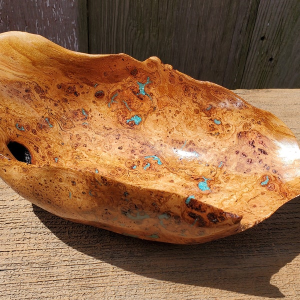 Cherry Burl Bowl con incrustaciones de turquesa, pieza de coleccionista artística única de crecimiento antiguo, pequeño plato de baratijas rústicas, tallado a mano, escultura rústica
