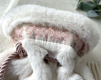 Bouillotte En Fausse Fourrure Avec Pompons - 2L - Marque Olivia Rocco - Cadeau Hiver