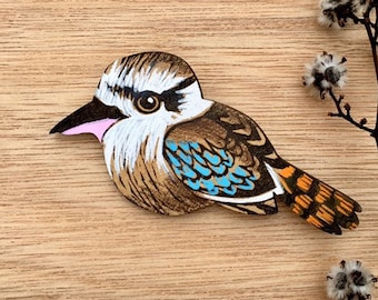 Broche lunatique oiseau kookaburra à impression pigmentée à la main