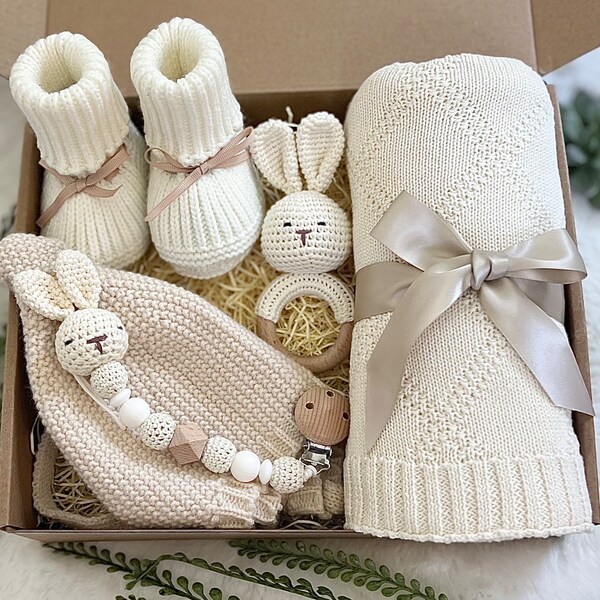Gender Neutral Baby Gifts - 60+ Gift Ideas for 2025