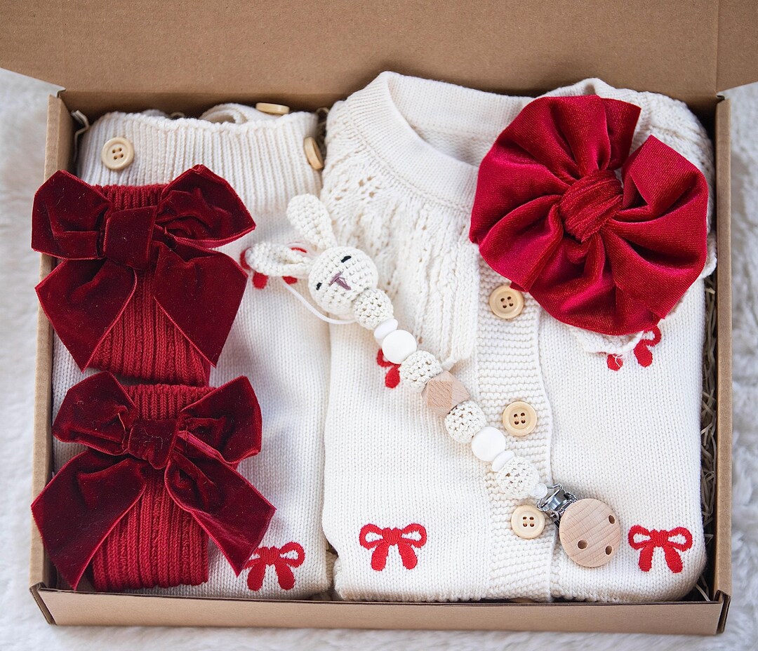 Heart Design 5-Piece Newborn Gift Set - Complete Baby Starter Set for Newborns 0-3 Months