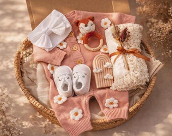 Personalized Baby Girl Gift Box with Custom Name and Newborn Essentials