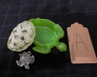 Turtle trinket/jewelry box. 4” x 3” x 1.25”