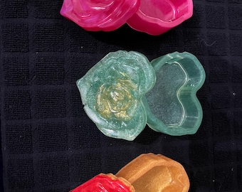 Heart shape, rose top trinket/jewelry box. 4” x 3” x 2”