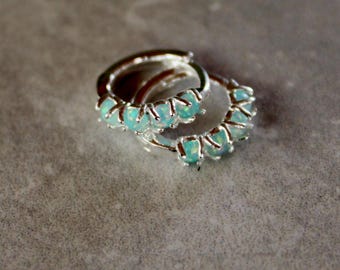 SILBERTALE Orecchini A Cerchio In Argento 925 Con Opale Vero - 6/8/10 Mm, Colori Bianco/Blu/Rosa/Verde, Ipoallergenici