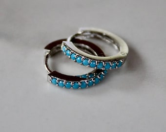 Aros de plata y turquesa, aros pequeños, aros de plata, aros de plata, turquesa, piedra azul, regalo, regalo para ella, pendientes por menos de 30
