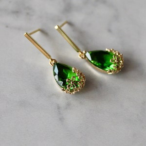 green earrings, green crystal teardrop earring, gift, gift for her, gold earrings, jewelry, holiday, earrings under 30, teardrop earrings