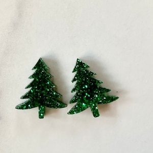 christmas tree stud earrings, green glitter christmas tree earrings, stud earrings, christmas, december, winter, pine tree, gift, holiday