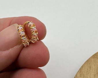 boucles d'oreilles huggie opale rose, boucles d'oreilles en or, boucle d'oreille de demoiselle d'honneur, cadeau pour elle, hypoallergénique, cadeau pour elle, vacances, petit créole, opale rose