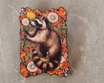 raccoon pin, wooden pin, raccoon pin, brooch, jewelry gift, animal jewelry, woodland animal pin, brooch under 10, christmas gift