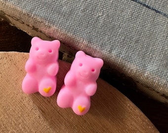 roze gummybeeroorstekers, gummybeersieraden, jaren 90 sieraden, cadeau, cadeau voor haar, oorstekers, leuke oorbellen, vakantie, kousvuller