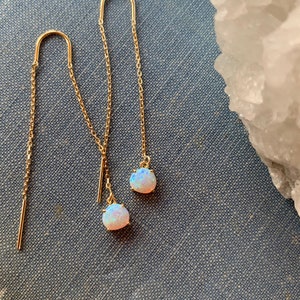 opalträdareörhängen, opalörhängen, opalsmycken, guldörhängen, guldträdare, guldopal, opal födelsesten, present, present till henne, högtid