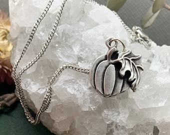 silver pumpkin necklace // pumpkin // silver jewelry // holiday // gift // gift for her // autumn // autumn jewelry