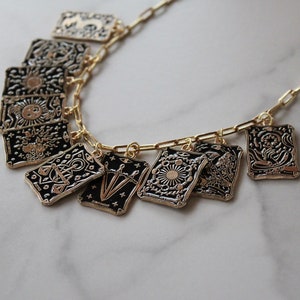 collana girocollo di carte dei tarocchi, collana di carte dei tarocchi d'oro, mazzo di tarocchi nero e oro, collana di tarocchi misteriosa, collana d'oro, collana di fascino, regalo