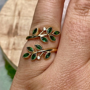 adjustable gold ring, emerald leaf vine ring, adjustable ring, gold ring, jewelry, gift, gift for her, summer jewelry, statement ring