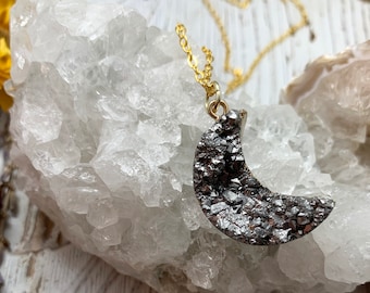 silver crescent moon druzy necklace // crescent moon // moon necklace // crescent moon necklace // silver druzy // holiday // christmas