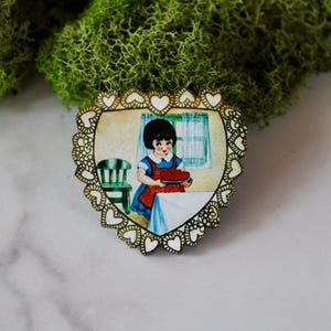 spilla a cuore, spilla a cuore, San Valentino, amore, spilla d'amore, cuore vintage, spilla per cartolina vintage, regalo, regalo per lei, spilla sotto i 10, gioielli