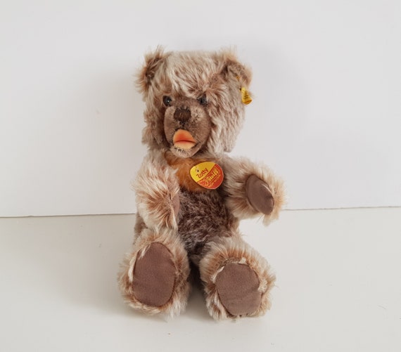 steiff button in ear
