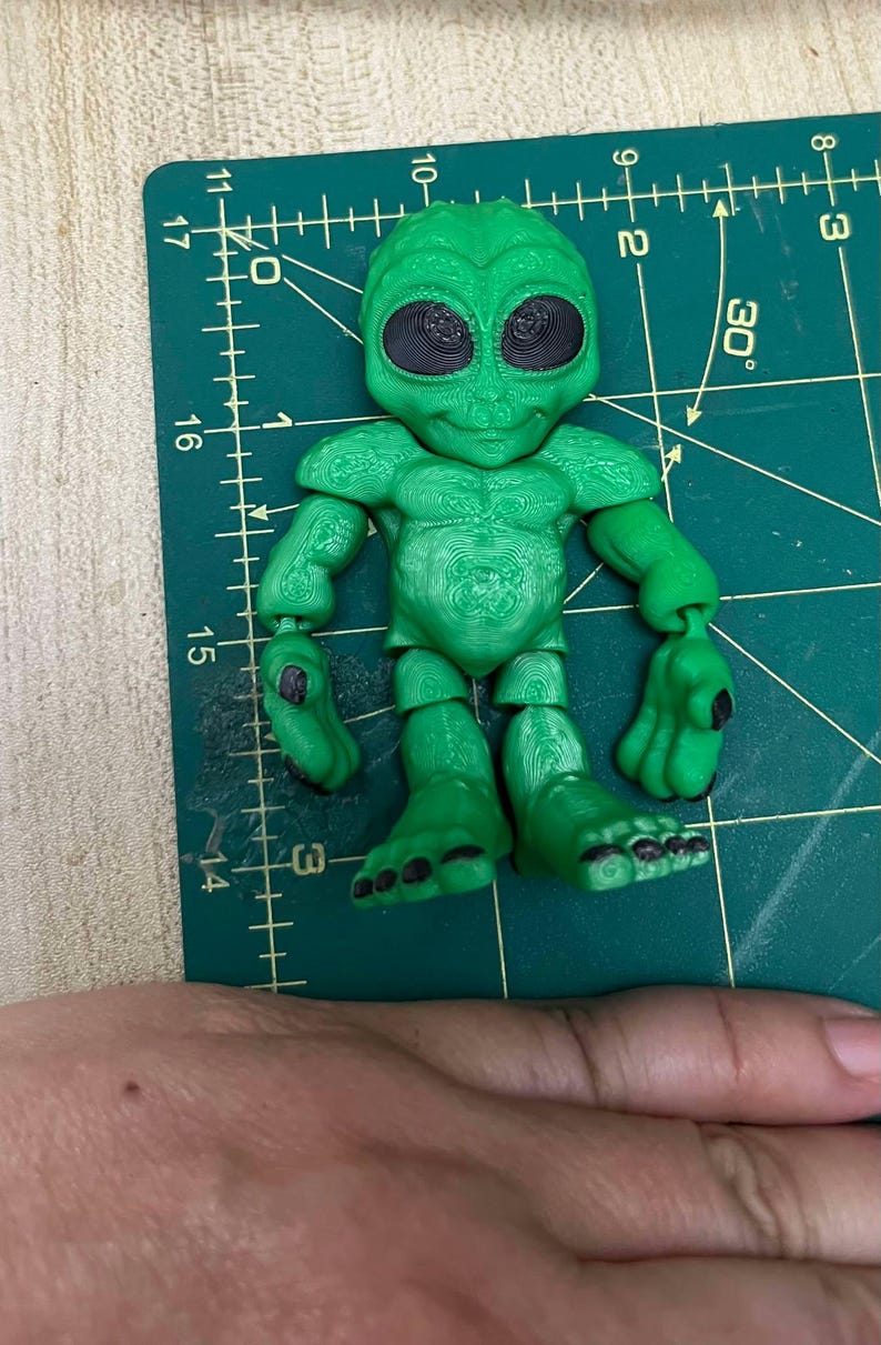 Articulated Alien and UFO Ship 3D Spaceship Printed in PLA Filament - Etsy
